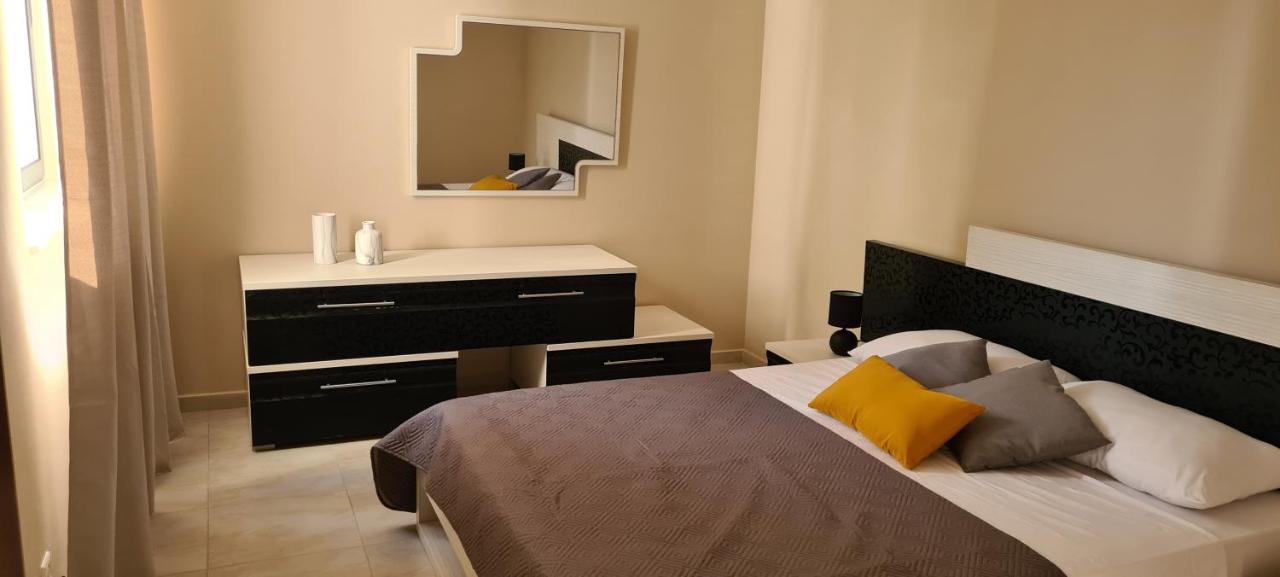 Large Apartment In Marsascala. Sleeps 6 มาร์ซาสคาลา ภายนอก รูปภาพ